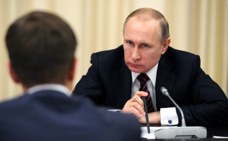 iskra-chel.ru: "Президент, которым мы гордимся!" Владимир Путин встретился с членами заявочного комитета на проведение XIX Всемирного фестиваля молодёжи и студентов, который пройдёт в России в 2017 году.